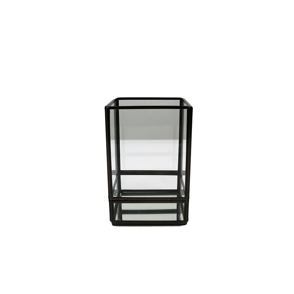 Modern Black Edge Lanterns with a sleek glass design, perfect for enhancing ambiance with candles or flowers at any event or table setting.