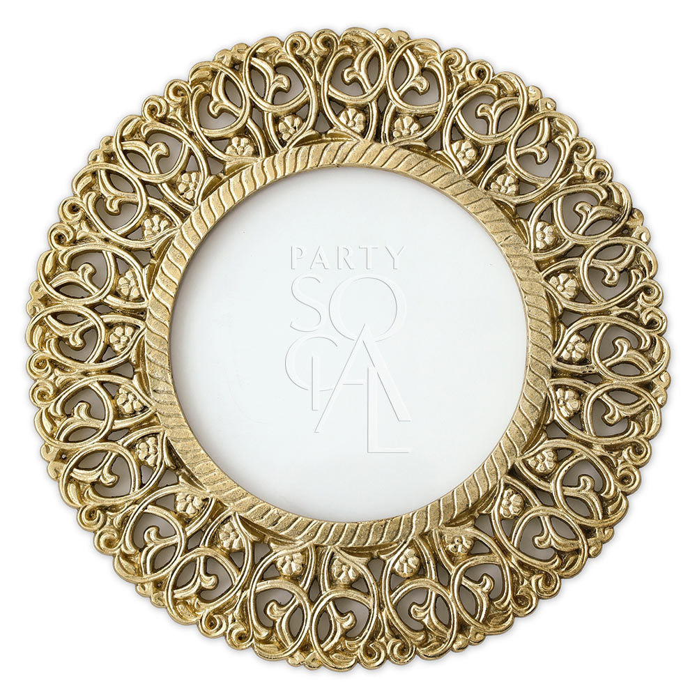 Vintage Arabesque Collection: Gold circular frame emblem representing our elegant Ramadan Event Rentals Package, perfect for an unforgettable dining experience for up to eight guests.
