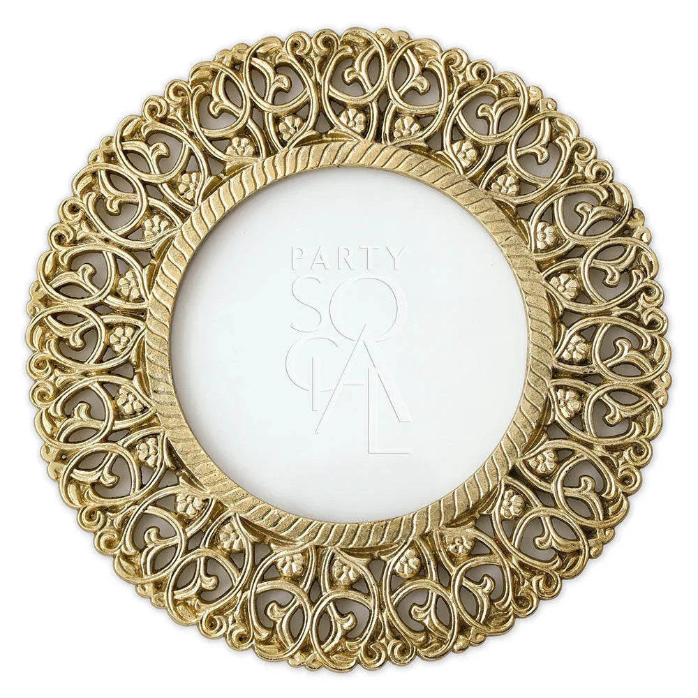 Vintage Arabesque Collection: Gold circular frame emblem representing our elegant Ramadan Event Rentals Package, perfect for an unforgettable dining experience for up to eight guests.