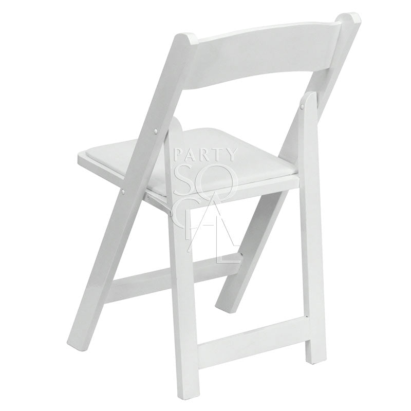 GARDEN CHAIR WHITE: A versatile white folding chair with a cushion, ideal for various events and occasions, available at Party Social.