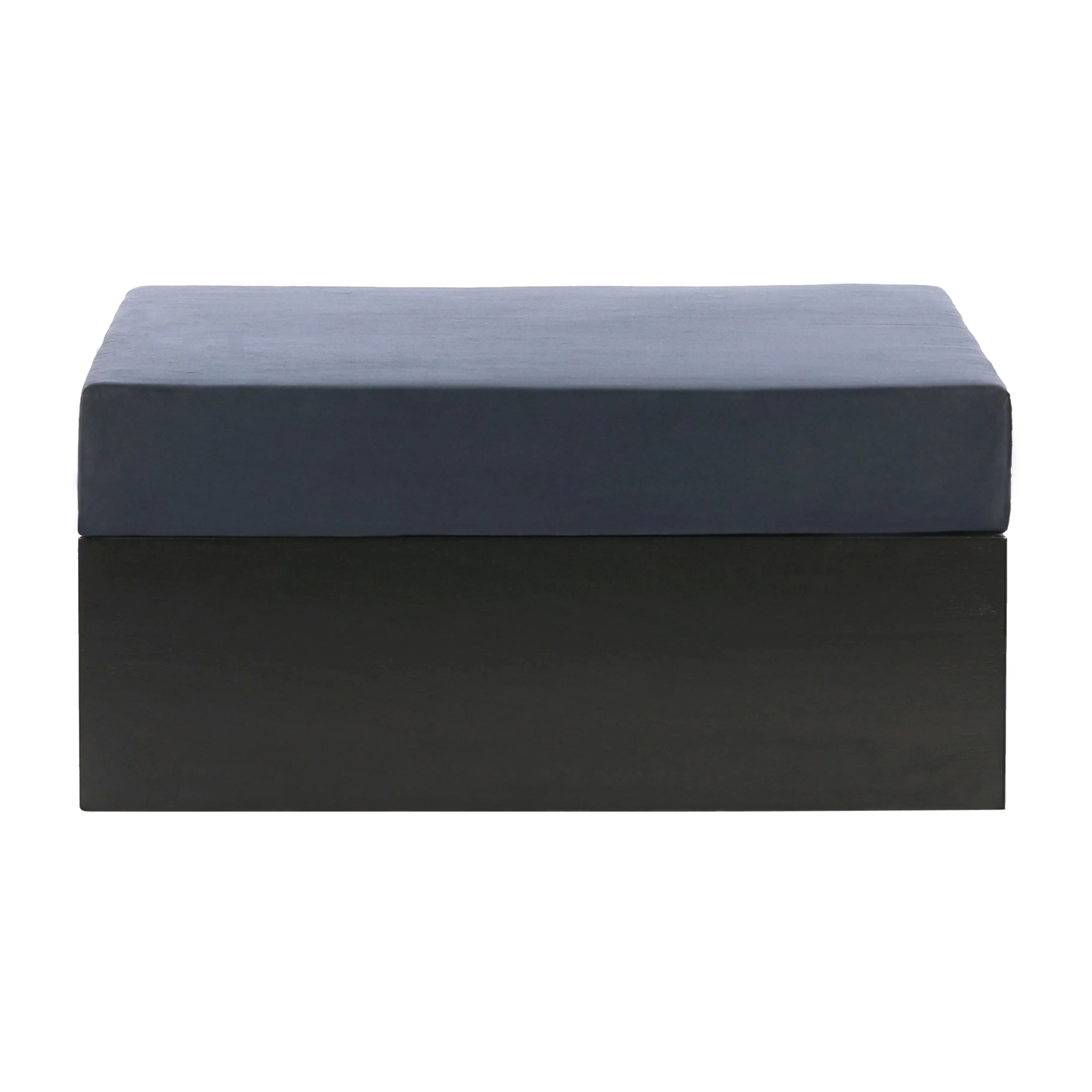 SOFA ISLAND: Modern seating piece with a sleek, black and grey box design, ideal for event lounges. Dimensions: 100cm x 100cm x 45cm.