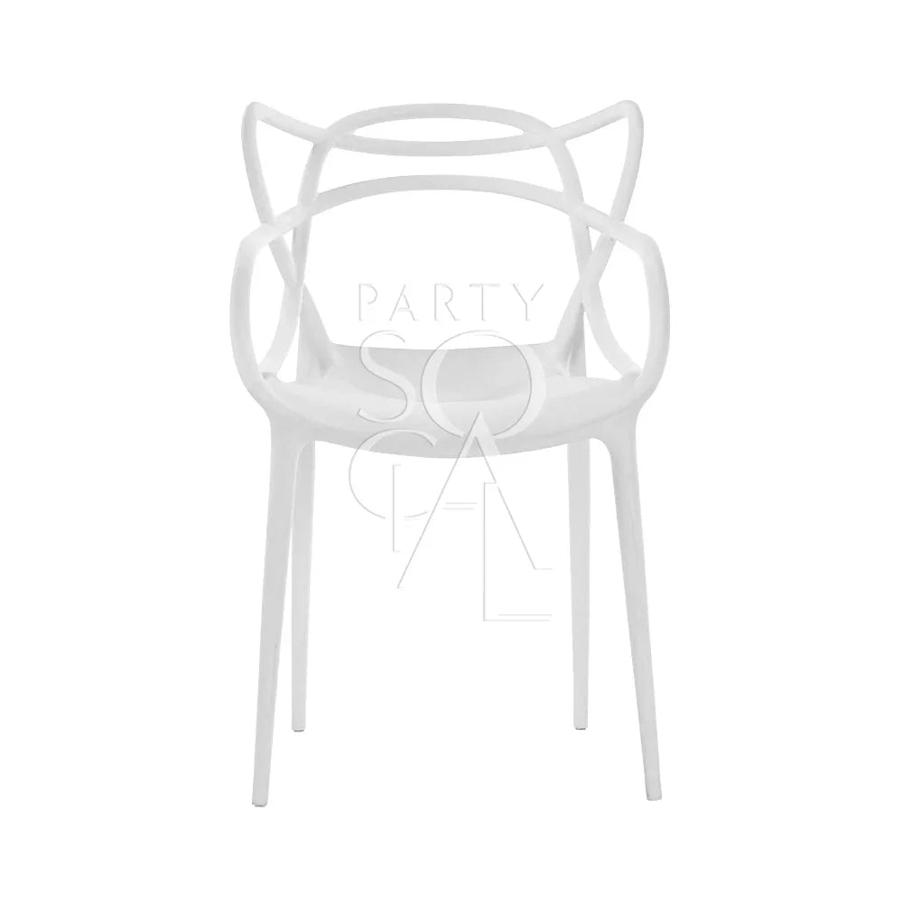 MASTERS CHAIR WHITE REPLICA: Elegant white chair with arms, ideal for corporate events and home functions, inspired by Stark&
