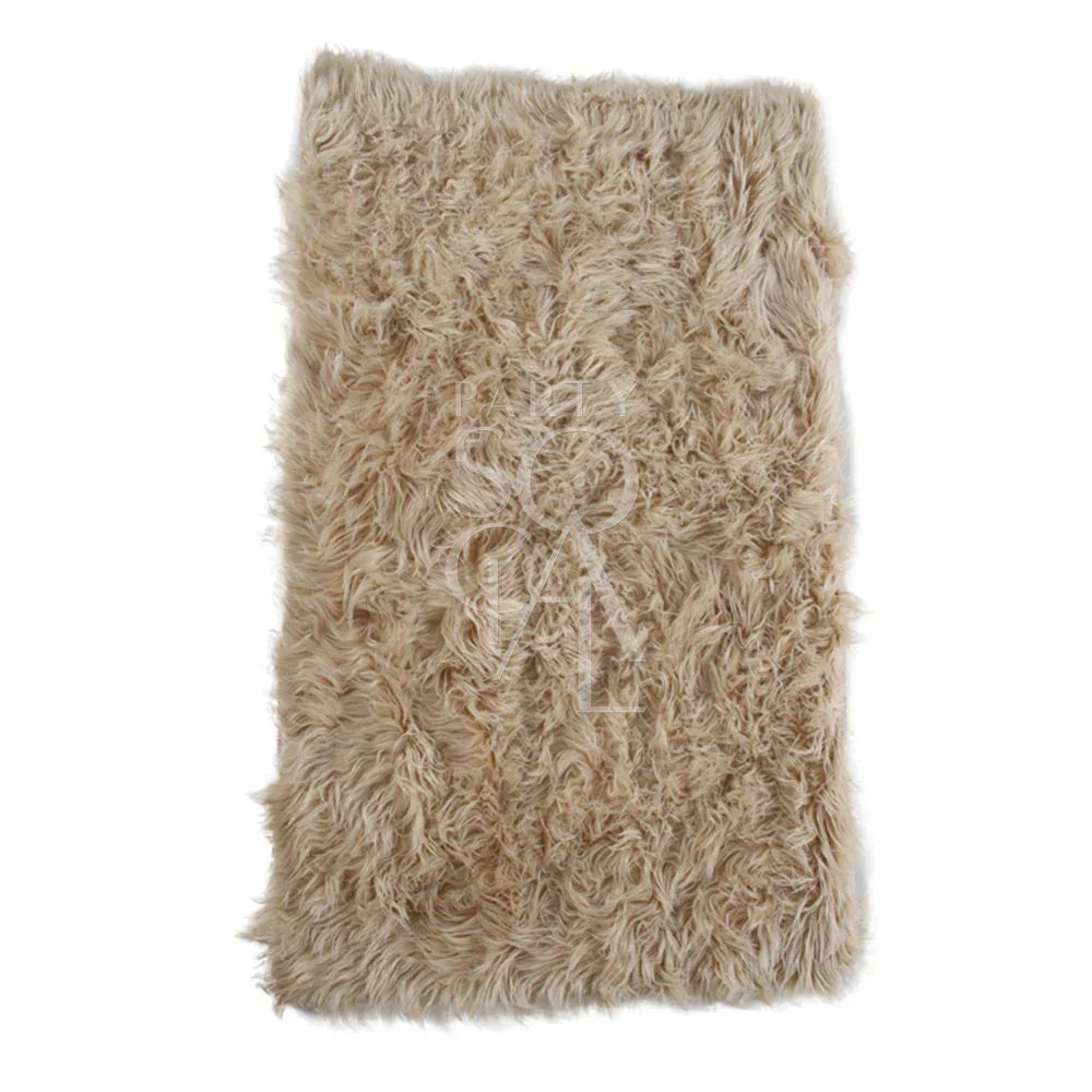 SHEEPSKIN RECTANGULAR rug suitable for decor or event props, measuring 110cm by 70cm, displayed flat on a seamless surface.
