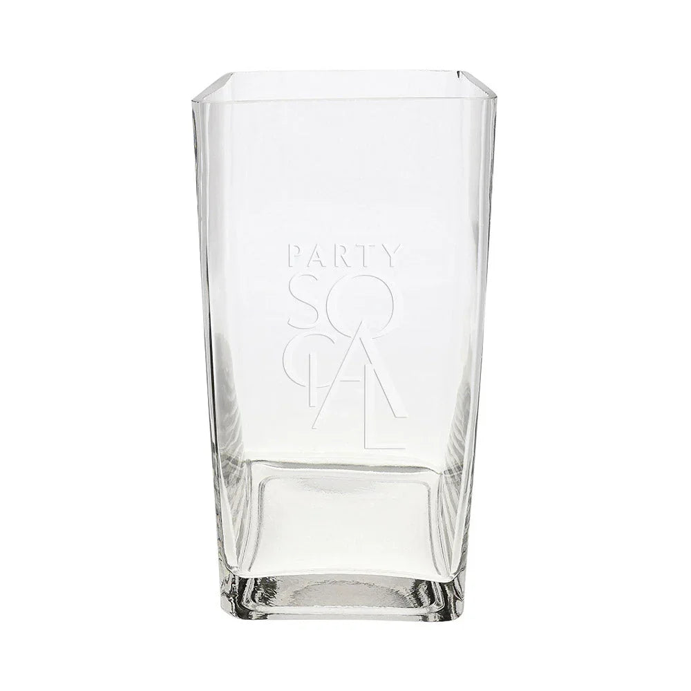 Square glass vase with a square base, suitable for flowers or candles, offering an elegant touch to any event table or console.