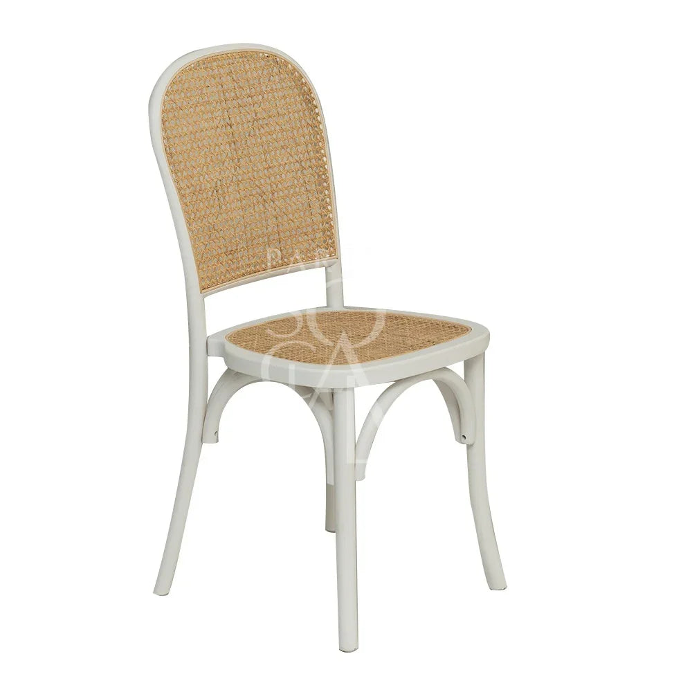 RATTAN CHAIRS: Elegant white chair with wicker back and seat, ideal for weddings and corporate events, highlighting vintage charm and versatility.