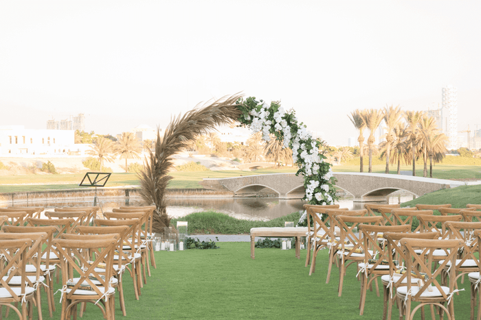 Luxurious Wedding Details: Elegant Table Settings and Floral Arrangements