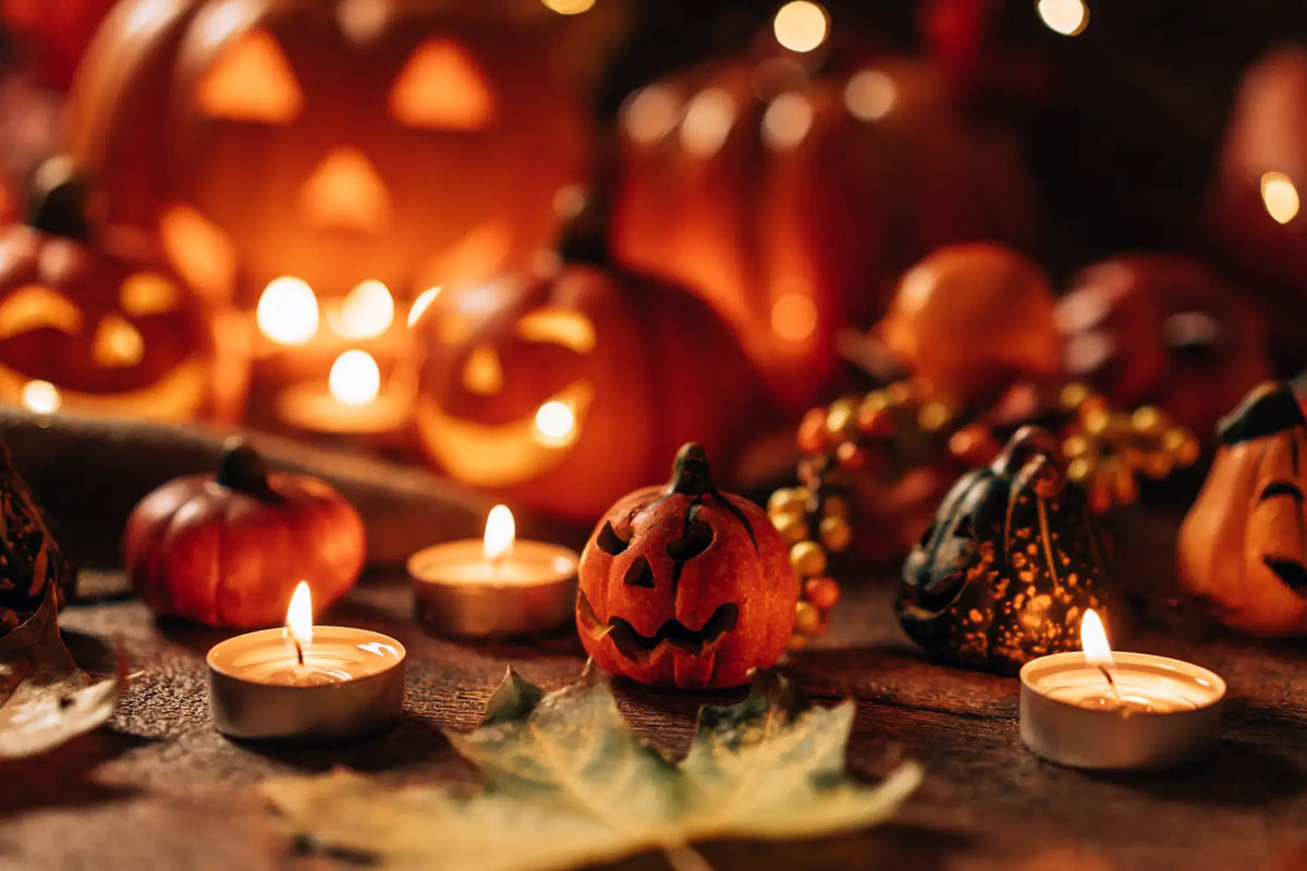 halloween table setting with tealights
