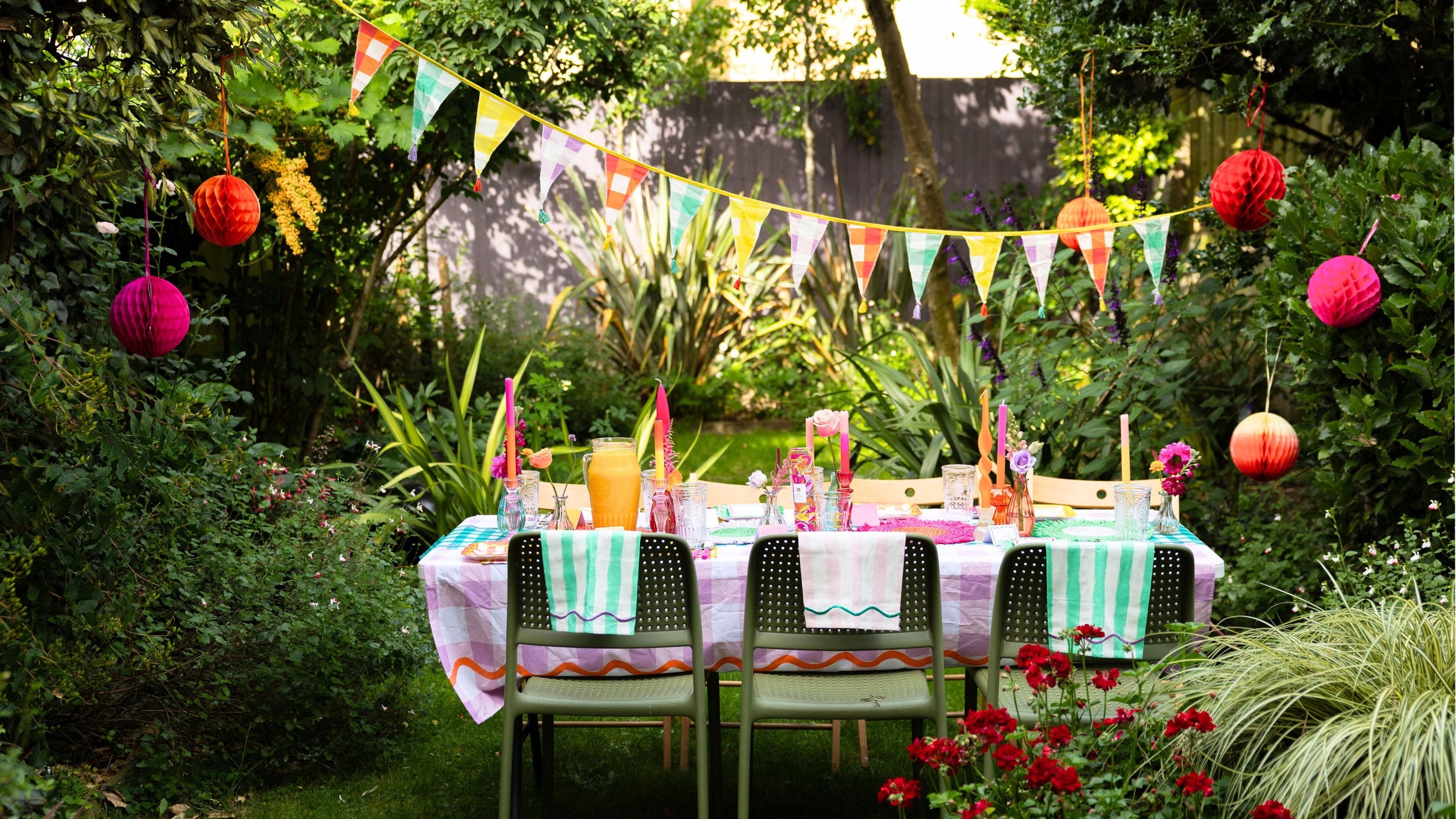 Summer event decorations