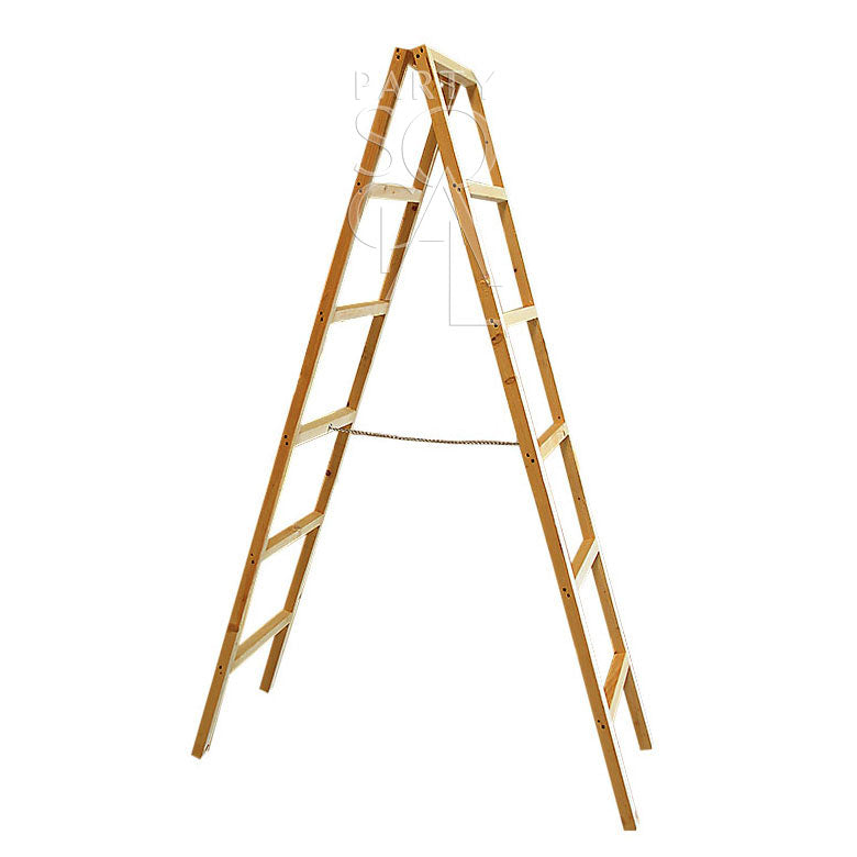 Rustic Ladder with a rope, featuring a wooden structure. Ideal for event decor, it measures 200 cm in height and 50 cm in width.