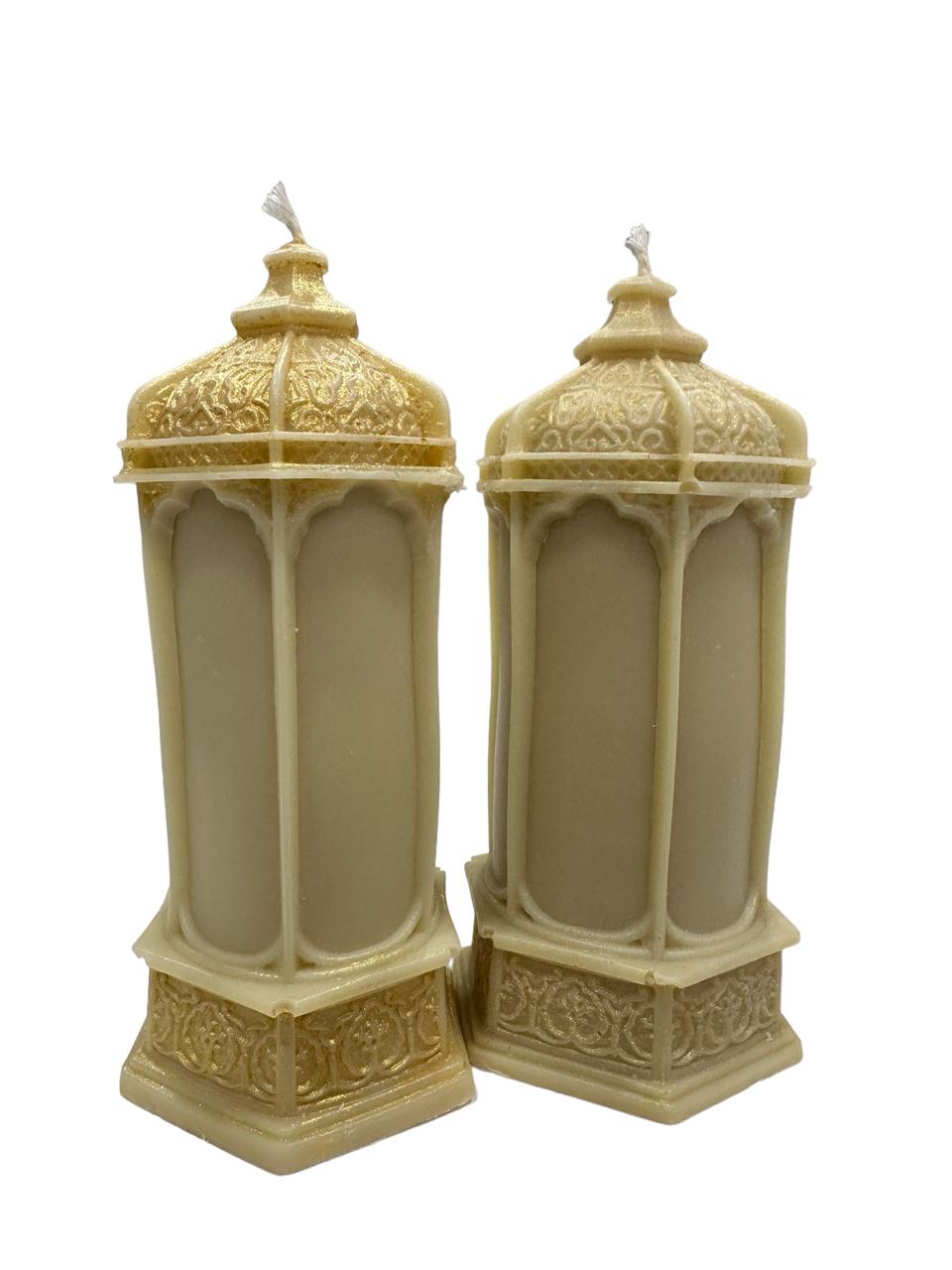 Vintage Scented Candle, 1 Each: A pair of elegant, vintage design scented candles, perfect for adding a warm ambience to any setting.
