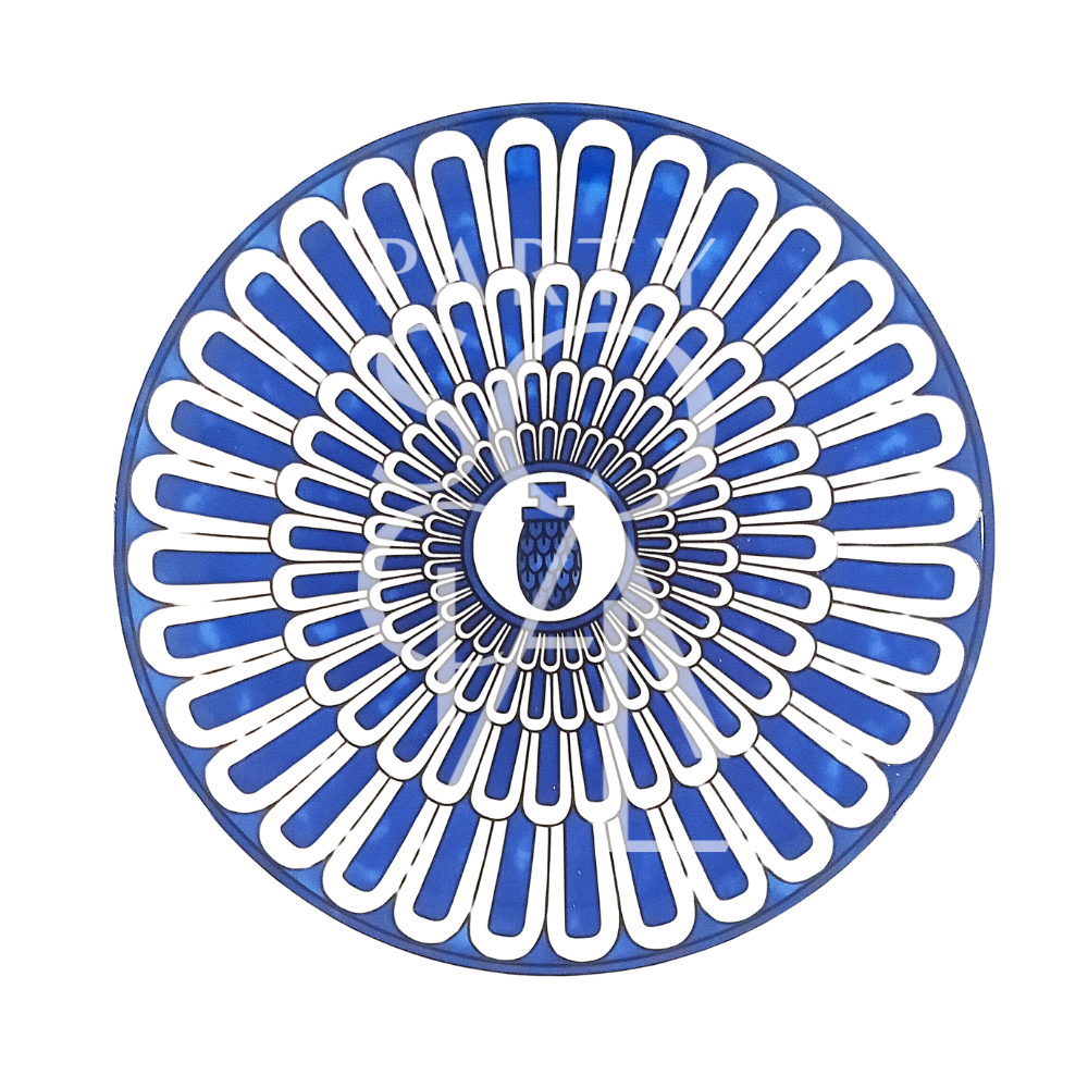 Geometric Blue Plates feature a radial, petal-like pattern, ideal for elevating event tableware with modern, artistic flair. Perfect for parties and special occasions.