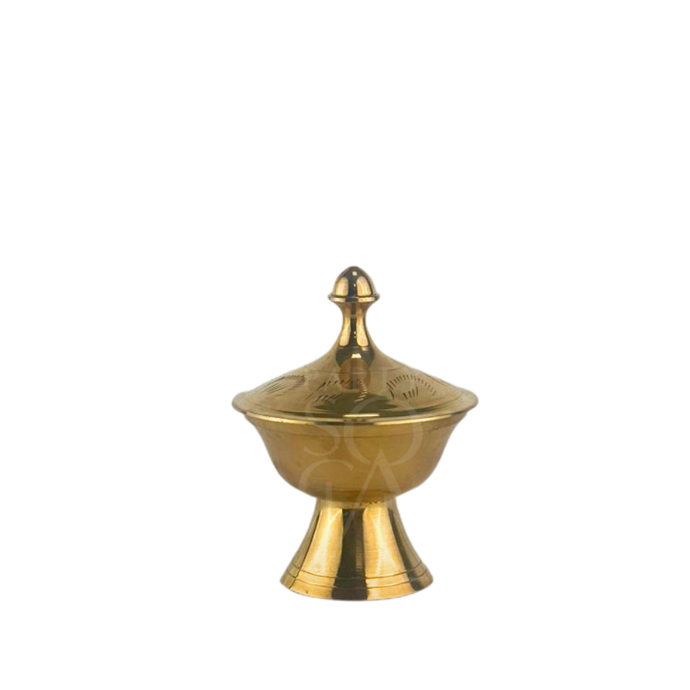 Arabic Table Accessories: A gold bowl with a lid, ideal for adding an authentic touch to event table setups. Perfect for decorative use at parties and special occasions.