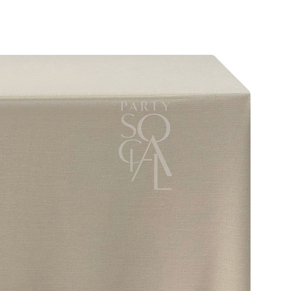 Rectangular tablecloth linen blend with logo, ideal for special occasions. Suitable for various color schemes. Perfect for enhancing any party setting.