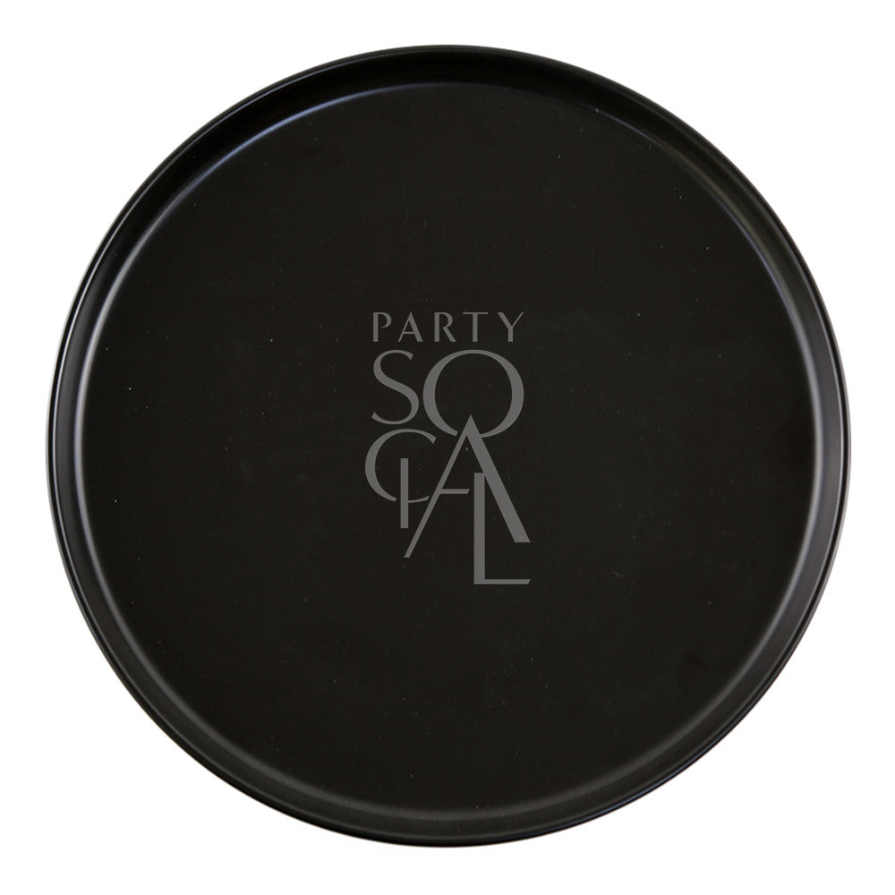 CERAMIC PLATES - BLACK: A sleek black round ceramic plate featuring a subtle logo, ideal for enhancing elegant table settings at events.