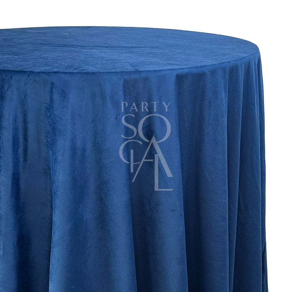 Round velvet tablecloth, ideal for special occasions, showcasing a luxurious texture perfect for enhancing any event setting.