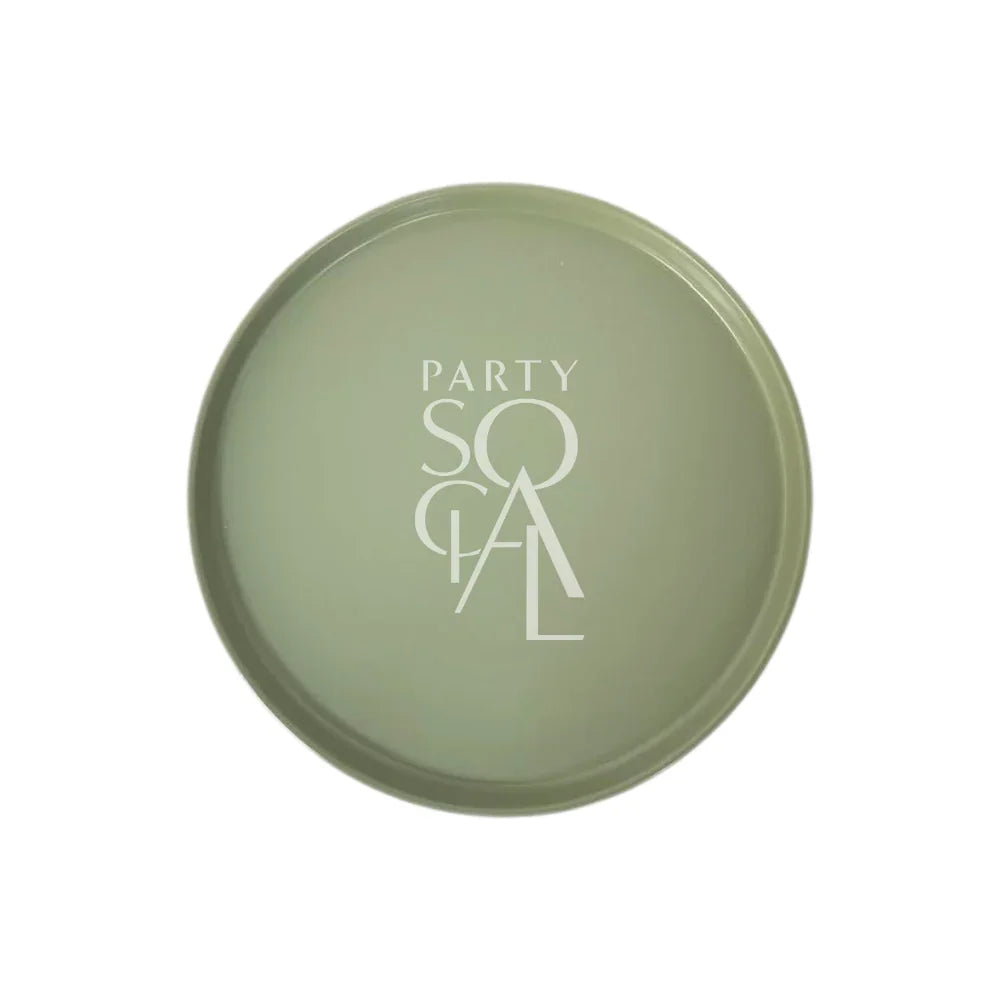 Made from ceramic, the plate has a sturdy and durable feel with a refined surface, ideal for both everyday use and special occasions. The ceramic material adds a touch of quality and sophistication, complementing its simple yet stylish design.