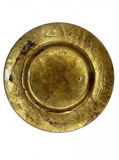 CHARGER PLATE- RUSTIC GOLD: A hammered gold, shallow plate with an aged finish, perfect for adding elegance to any event table setting.