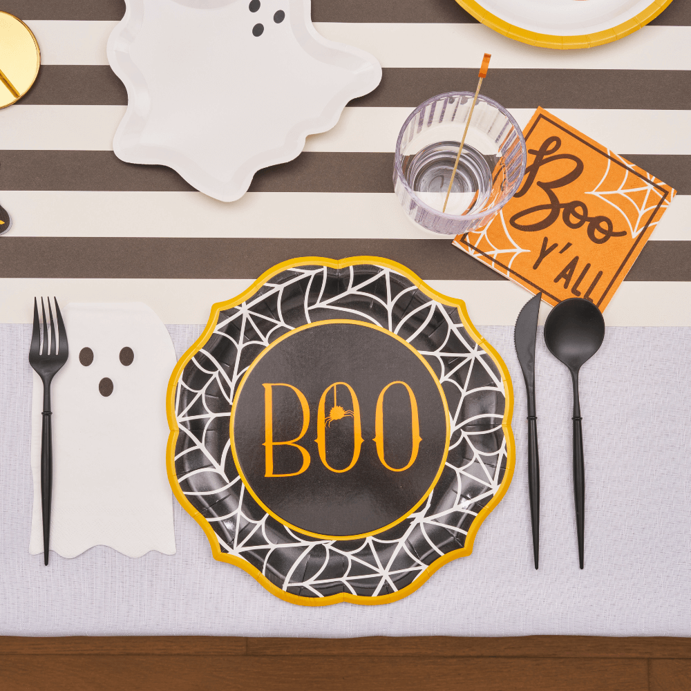 Boo Treats Dinner Plate, set of 8, featuring playful Halloween ghost designs, perfect for enhancing your spooky table setting.