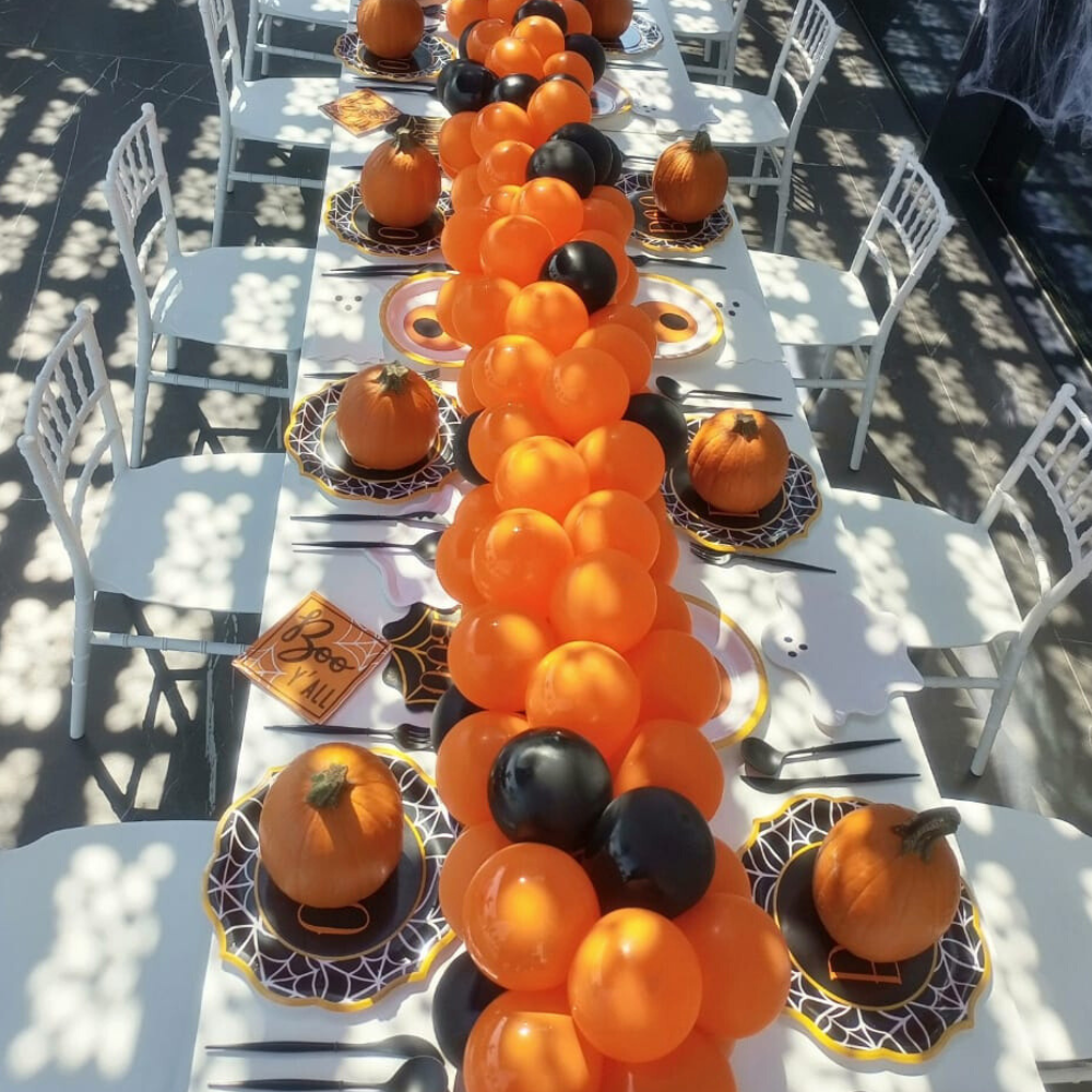 Balloon Runner displayed on a table with pumpkins, ideal for kids&