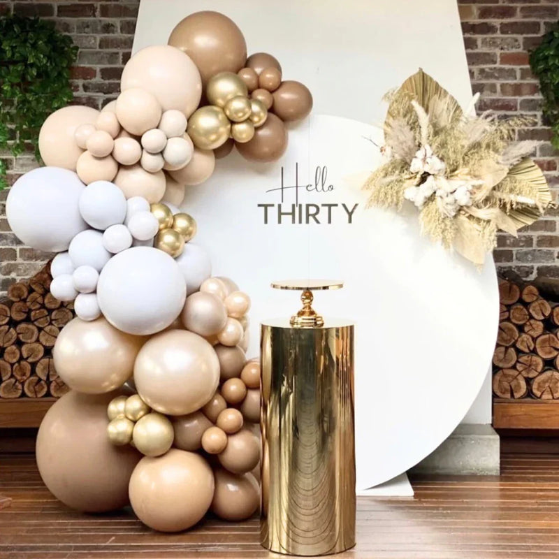 Round Wood w/ Gold Podium Balloon Backdrop