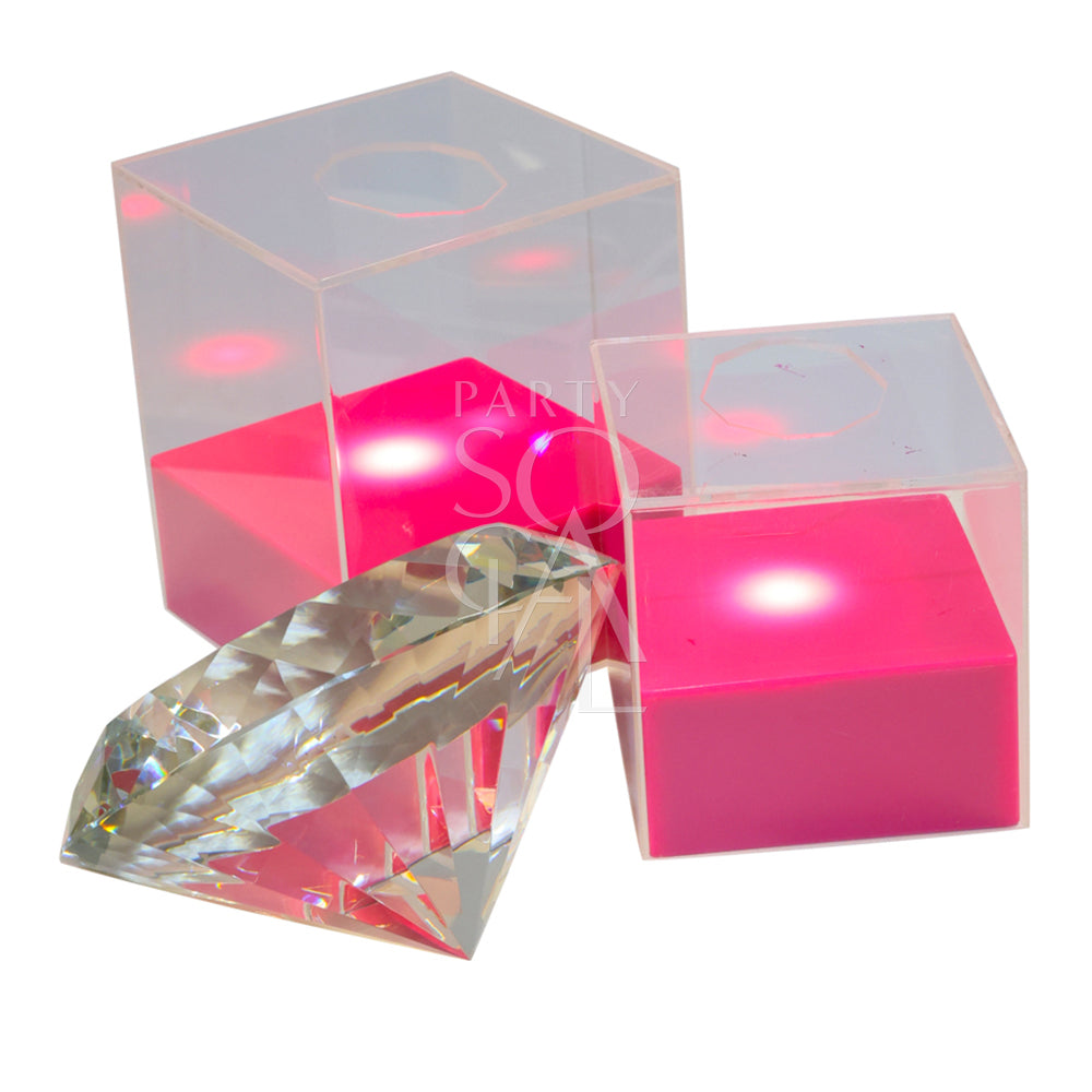 Diamond centerpiece featuring a large diamond within pink and clear cubes, ideal for elegant event decorations. Dimensions: 39cm H x 14.5cm Dia.