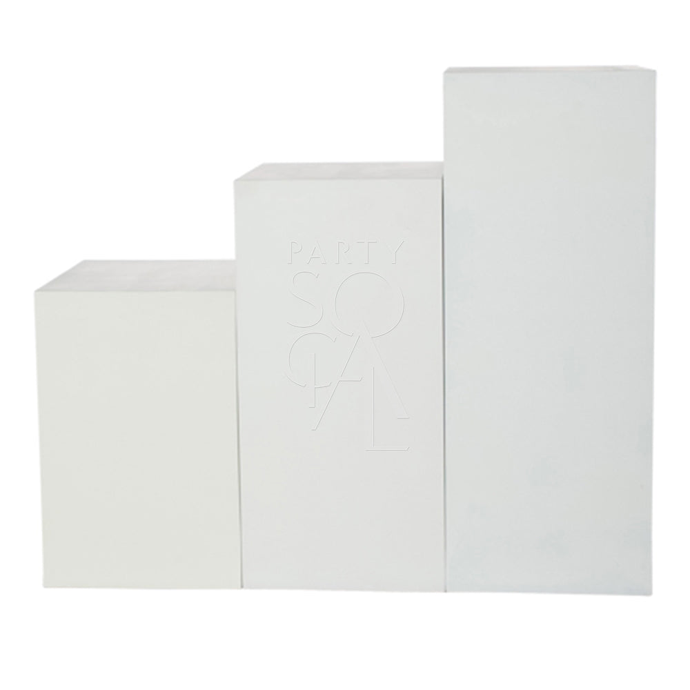 Square white podiums ideal for weddings and birthdays, lightweight and durable, displayed with text detailing their features.