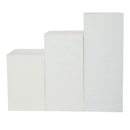 Square white podiums ideal for weddings and birthdays, lightweight and durable, displayed with text detailing their features.