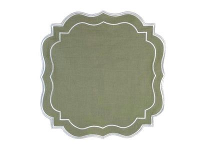 Scalloped linen napkins elegantly enhance your table setup. Premium flax linen adds a luxurious touch. Set of 4, 38 x 38cm.