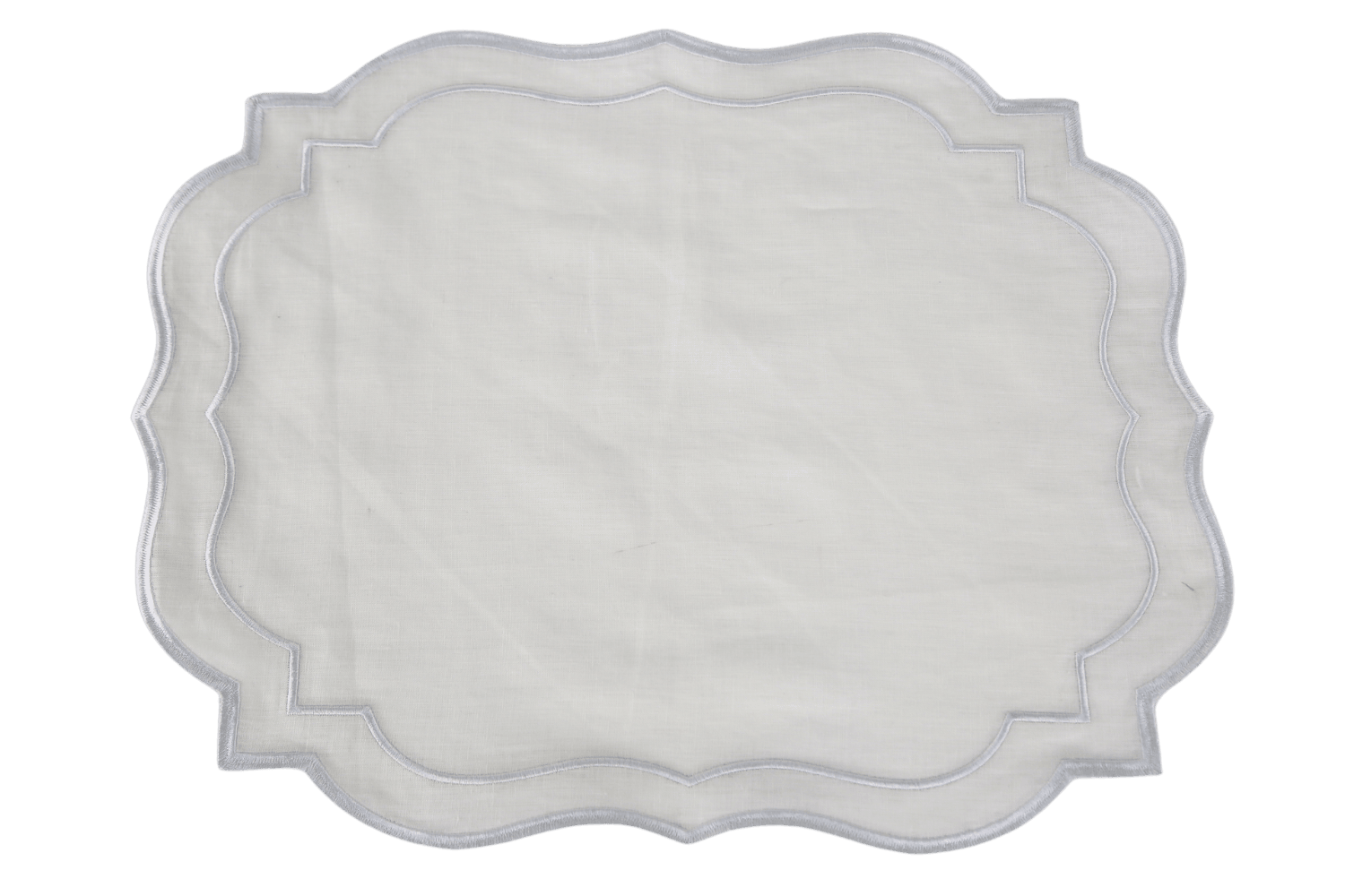 Scalloped linen placemats, set of 4, perfect for elegant table setups. Made of premium flax linen, ironing suggested. 38 x 38cm.