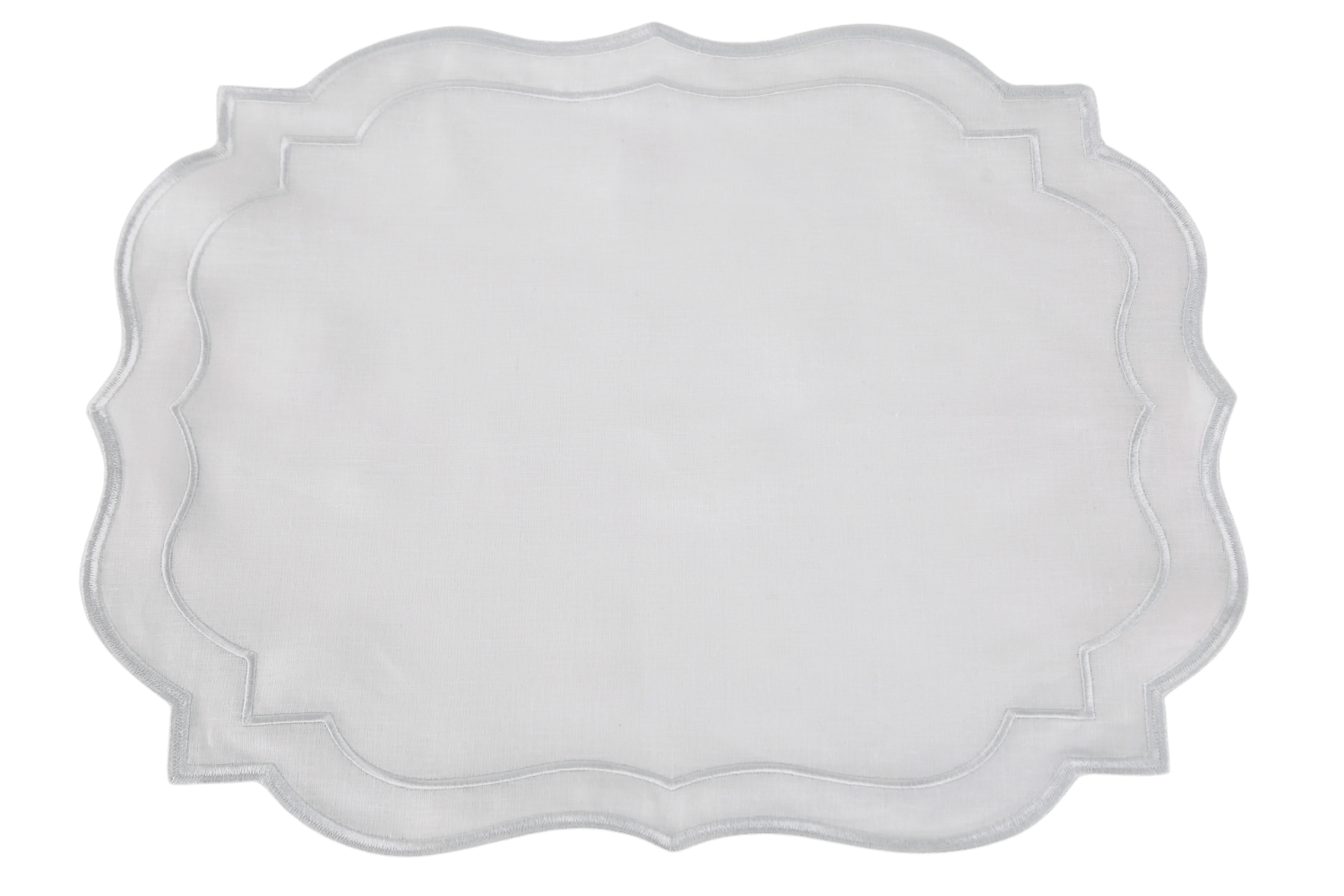 Scalloped linen placemats, set of 4, add elegance to your table setup. Made of premium flax linen, ironing is recommended for a luxurious look. 38 x 38cm.