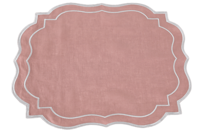 Scalloped linen placemats, set of 4, for elegant table setups. Made of premium flax linen, ironing recommended. 38 x 38cm.
