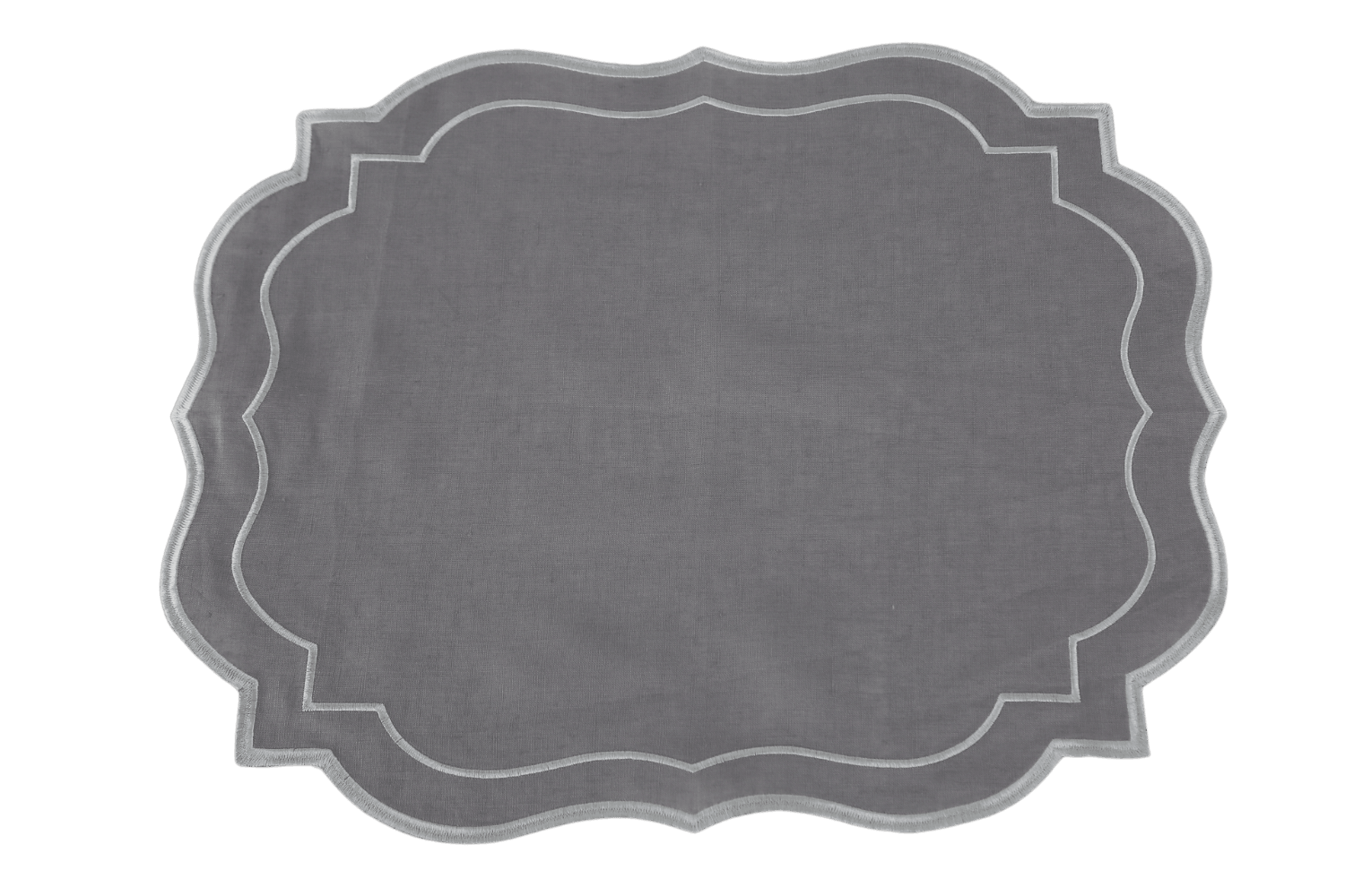 Scalloped linen placemats, set of 4, add elegance to your special table setups. Made of premium flax linen, ironing is suggested prior to use. 38 x 38cm.