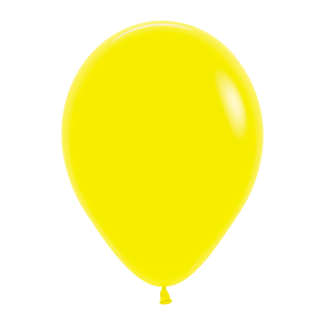 Yellow balloon designed for party events, ideal for enhancing festive atmospheres and celebrations.